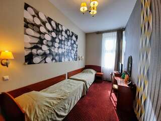 Отель Aneks Hotelu Kazimierz Краков Двухместный номер с 2 отдельными кроватями-6